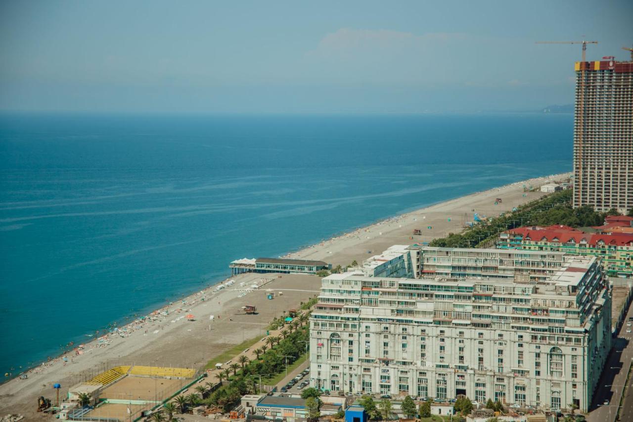 Hotel Kanzler Batumi Bagian luar foto